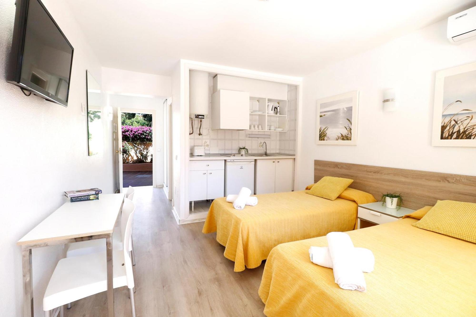 Naika Studios & Apartments Palmanova 외부 사진