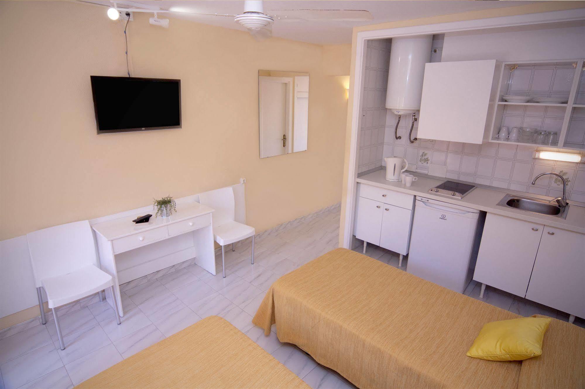 Naika Studios & Apartments Palmanova 외부 사진